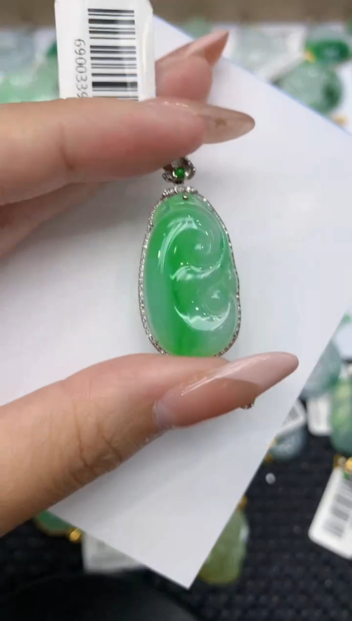 【闪购商品】翡翠颈饰18K金镶嵌111111111