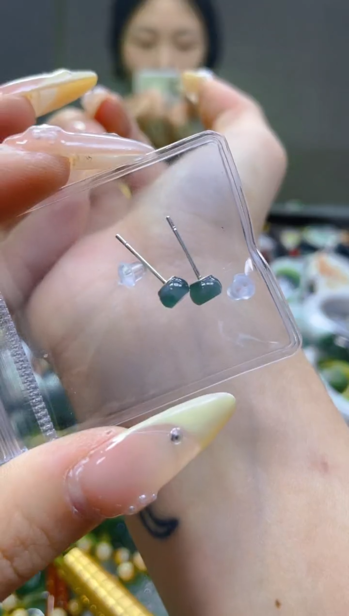 翡翠未镶嵌颈饰/D/翡翠A货一图一物