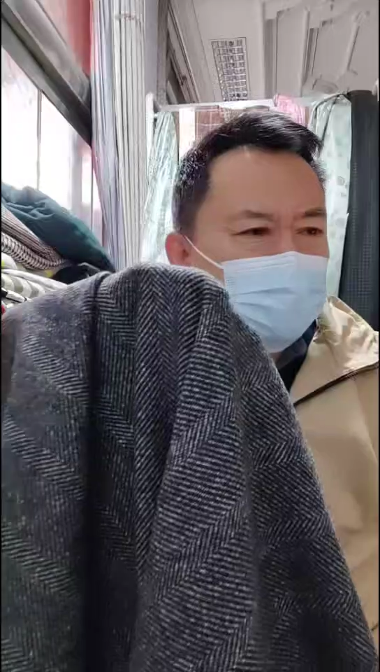 黑灰雪花人字布料
