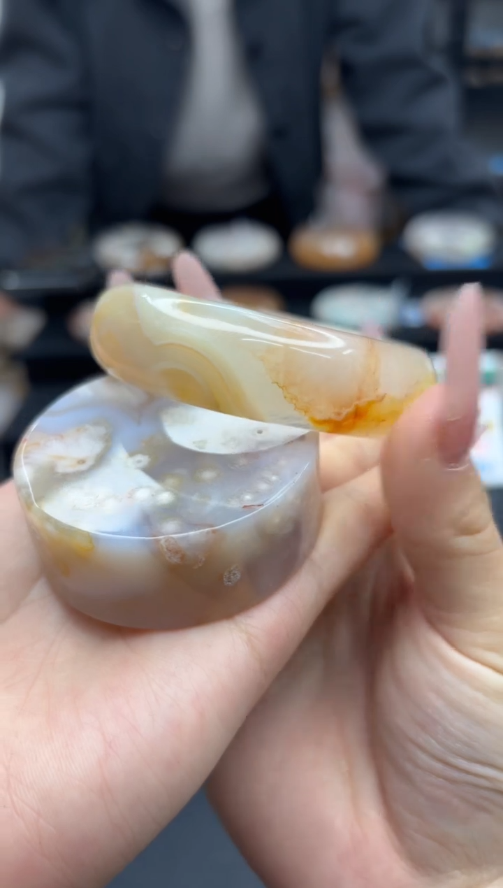 【闪购商品】石英质玉手镯未镶嵌A(110  56圈赠送镯心)