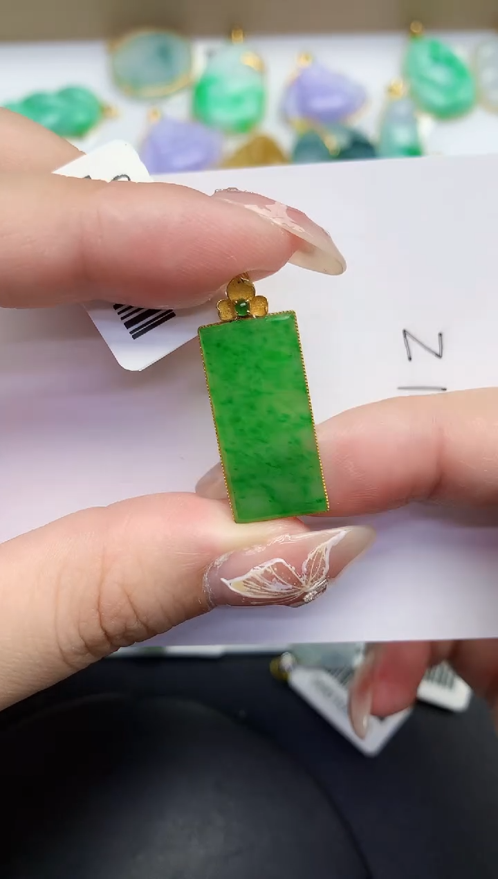 【闪购商品】翡翠颈饰18K金镶嵌00000000000