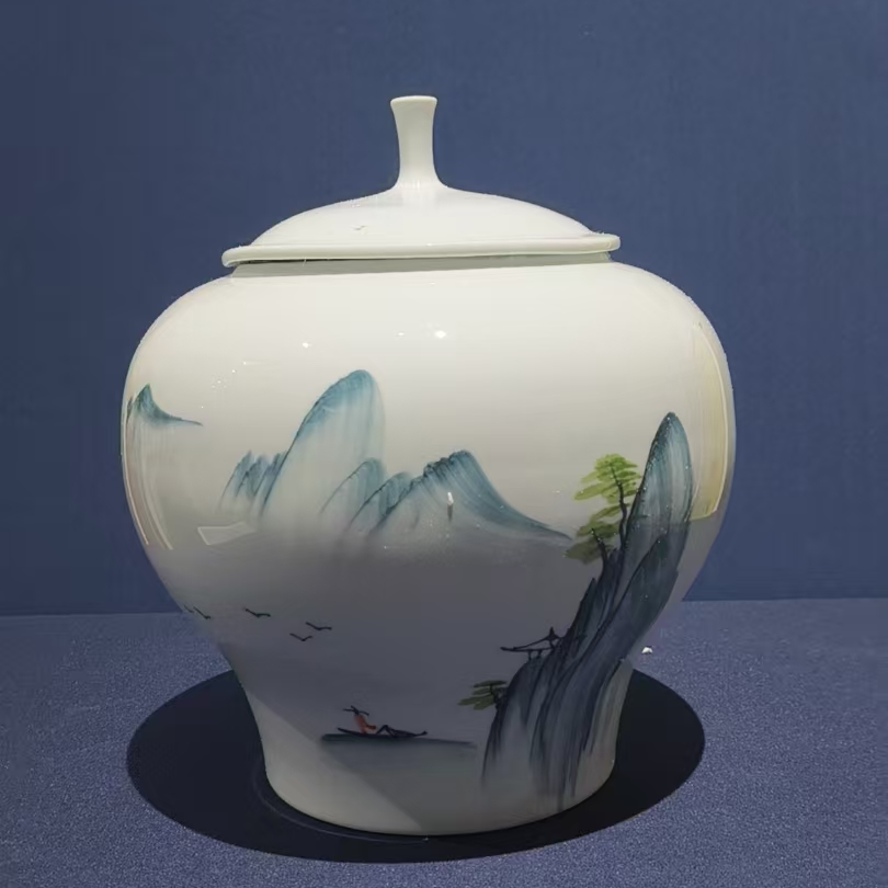景德镇精美陶瓷山水罐