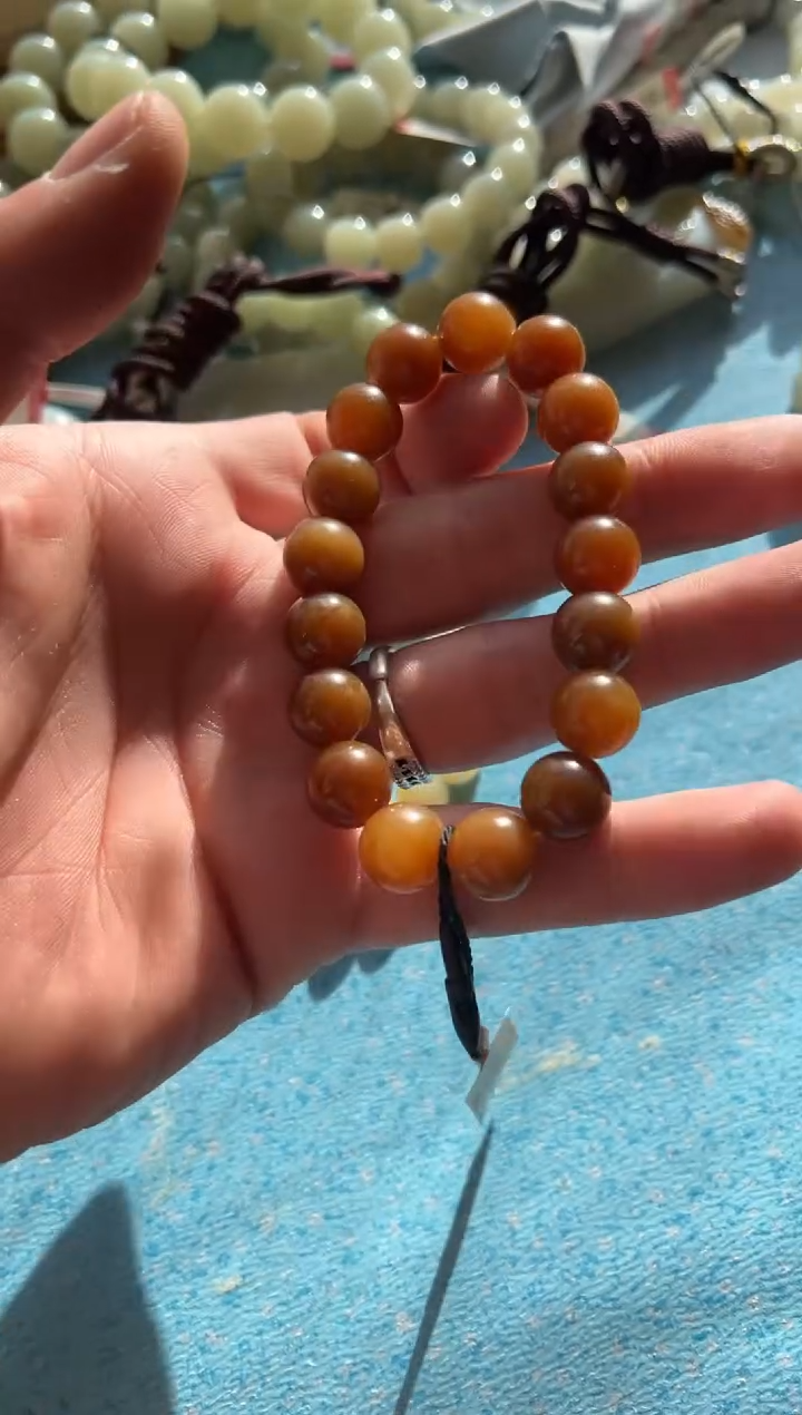 【闪购商品】和田玉手串未镶嵌且末料金山糖串卡12手串