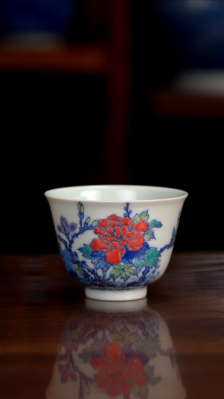 空山明月新派斗彩