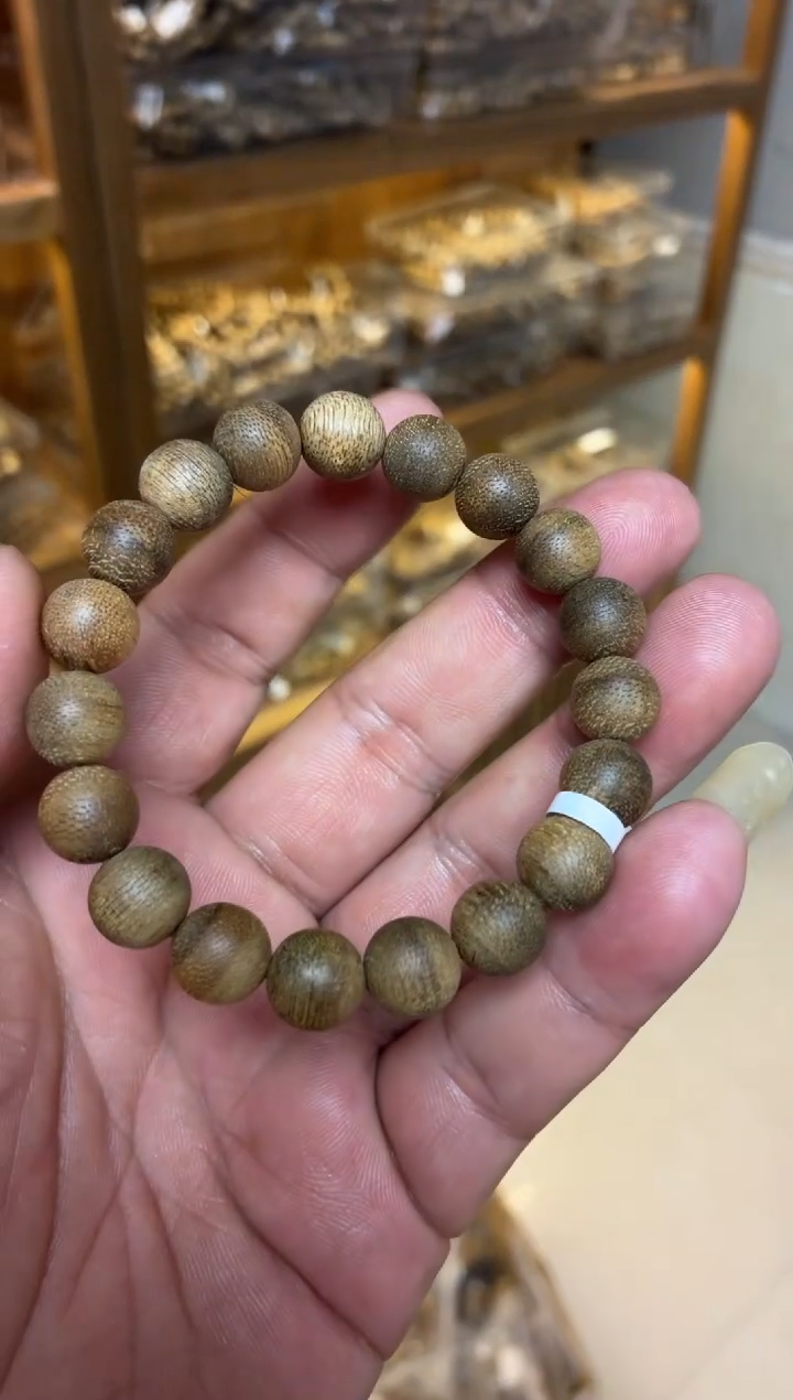 沉香手串 文莱圆珠单圈1.1多样性发其一