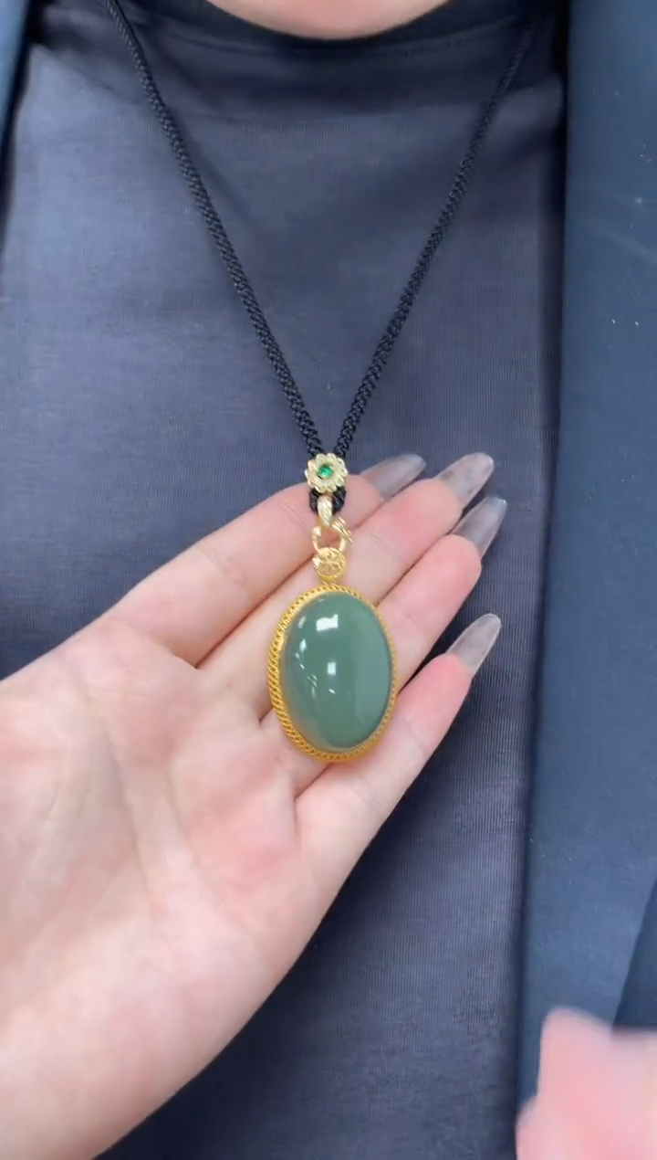 【闪购商品】和田玉吊坠18K金镶嵌一个