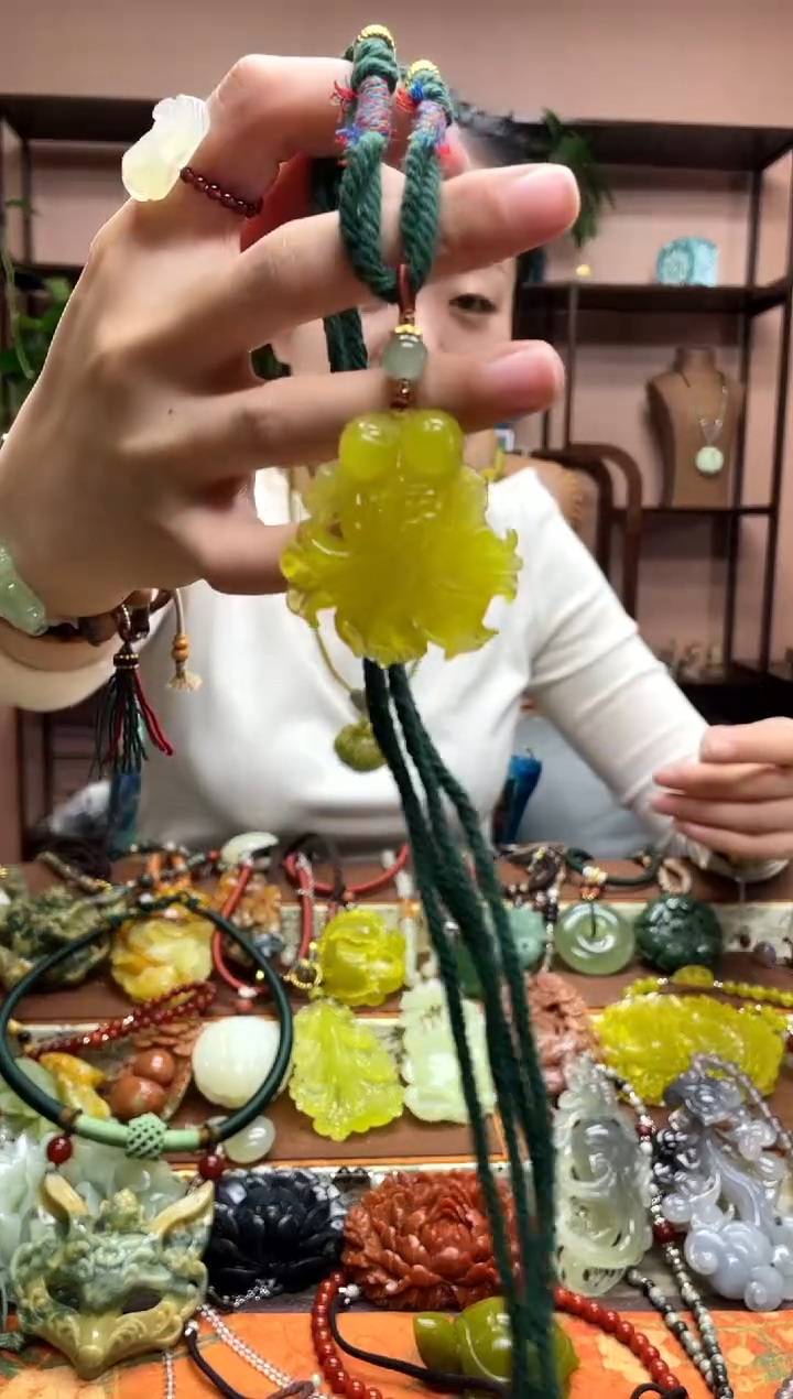 未镶嵌岫玉吊坠·