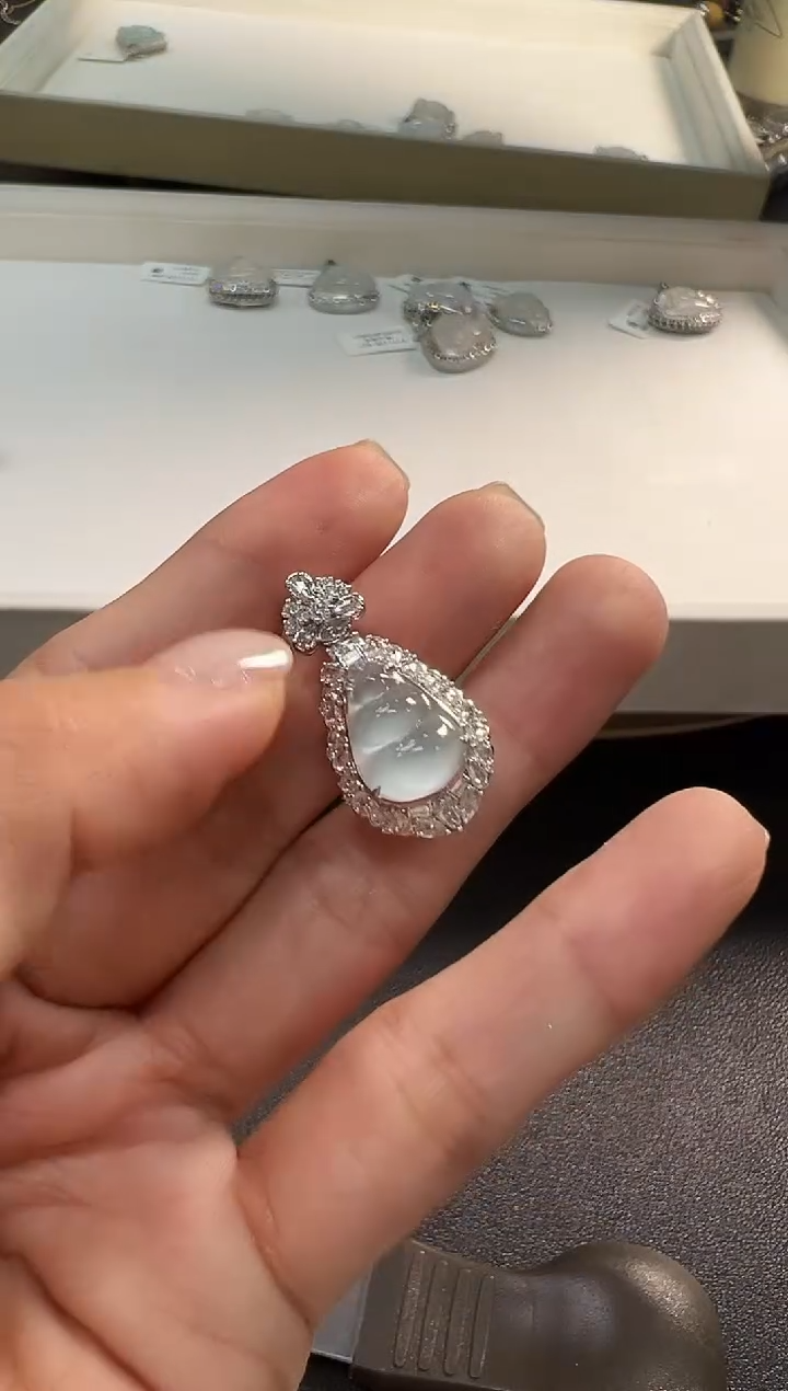 颈饰18K金镶嵌翡翠KYSX1128-011