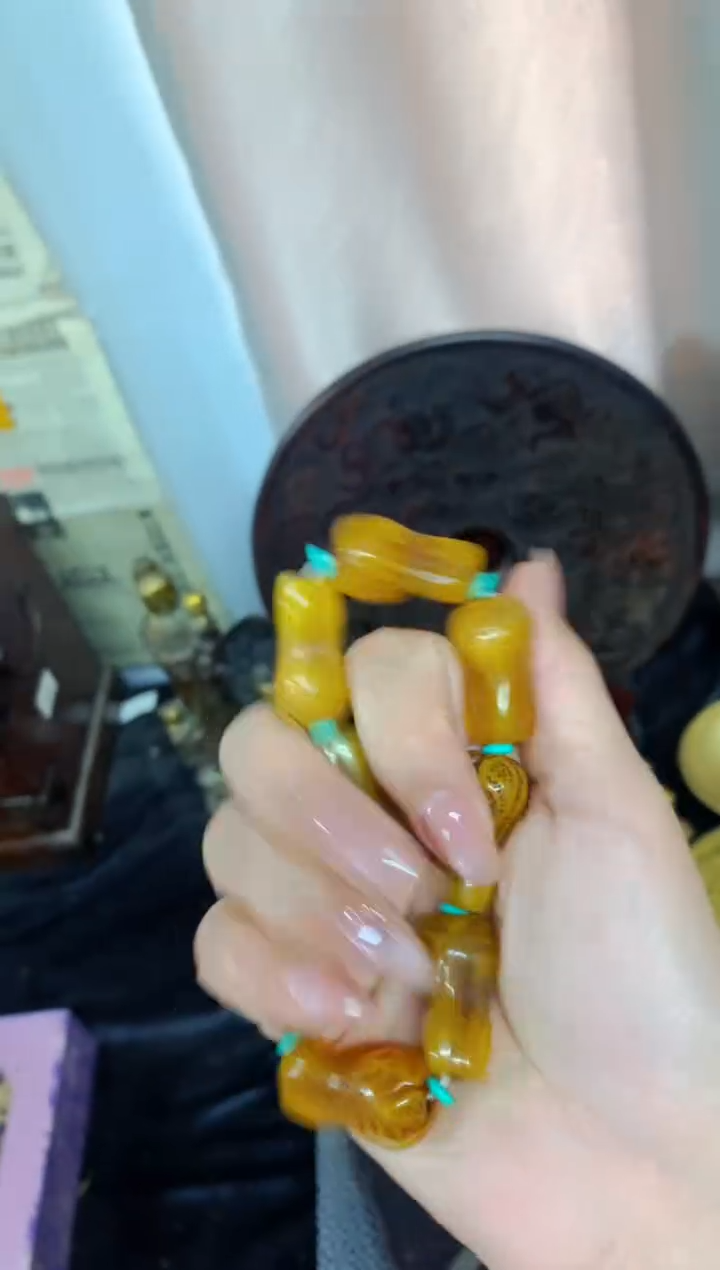 未镶嵌蜜蜡裸石主播推荐主播推荐