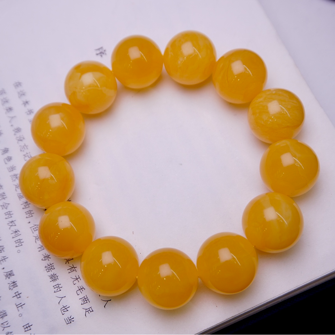 臻品时尚鸡油黄圆珠手串