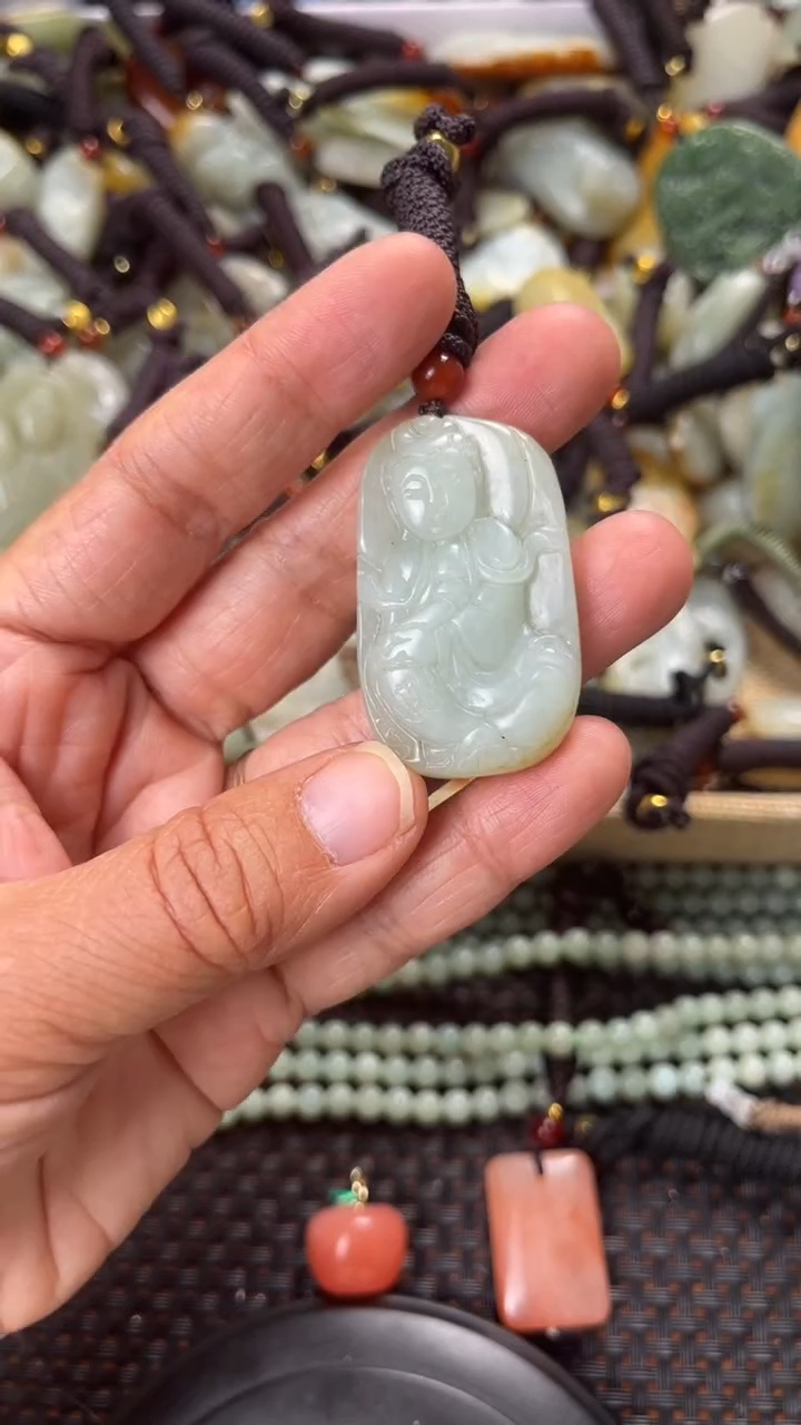 【闪购商品】和田玉颈饰未镶嵌多样性发货没有证书拍一发一有瑕