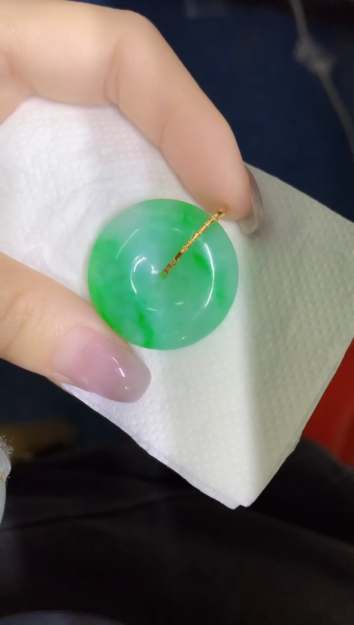 颈饰18K金镶嵌翡翠缅甸天然翡翠A货