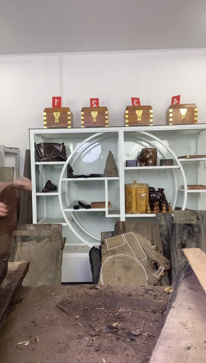 卖****秦金丝楠木原料木材