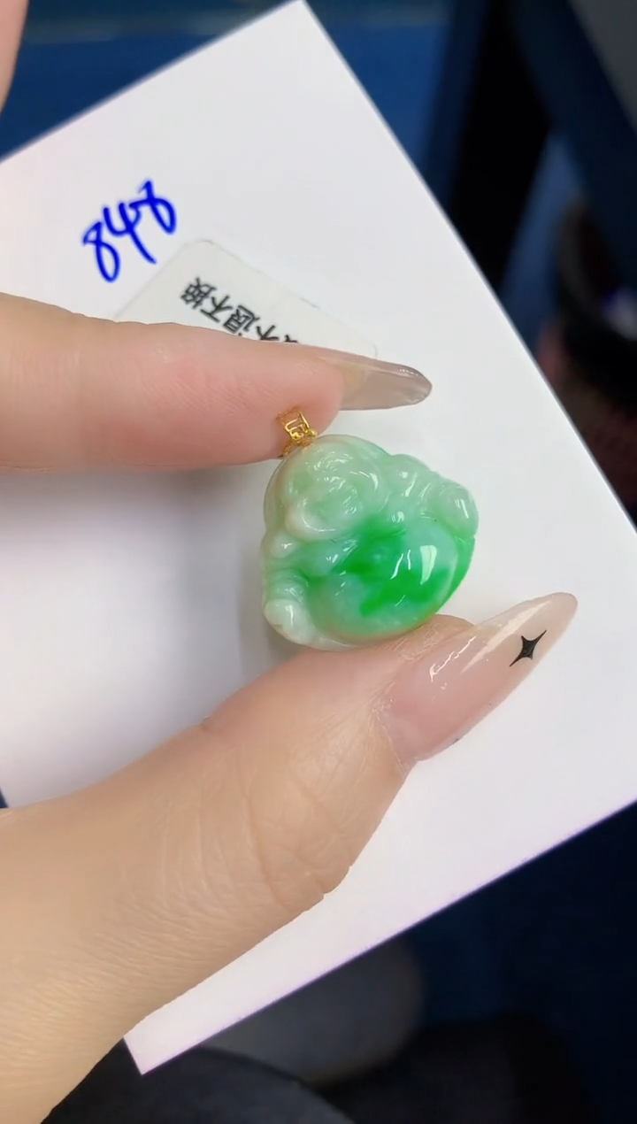 颈饰18K金镶嵌翡翠缅甸天然翡翠A货