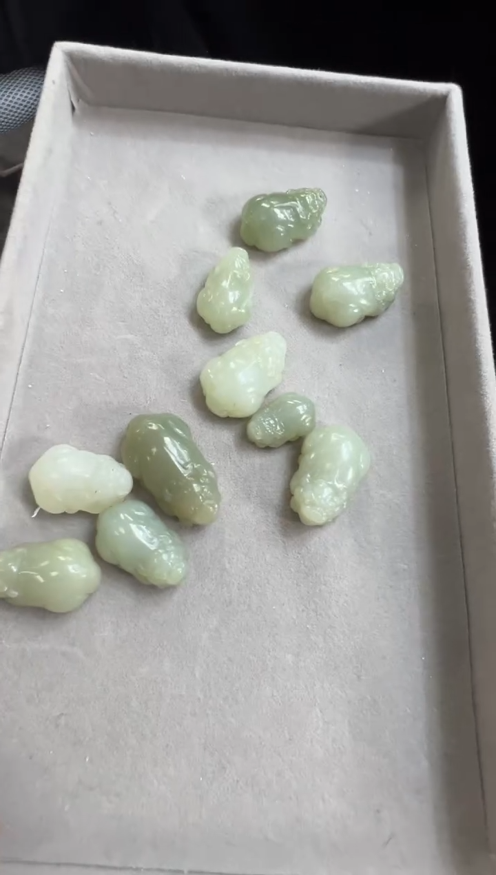 颈饰未镶嵌和田玉青白玉挂件多样性发货