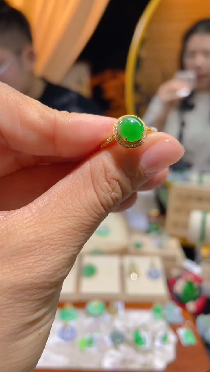 【闪购商品】翡翠颈饰18K金镶嵌假一赔三13圈口