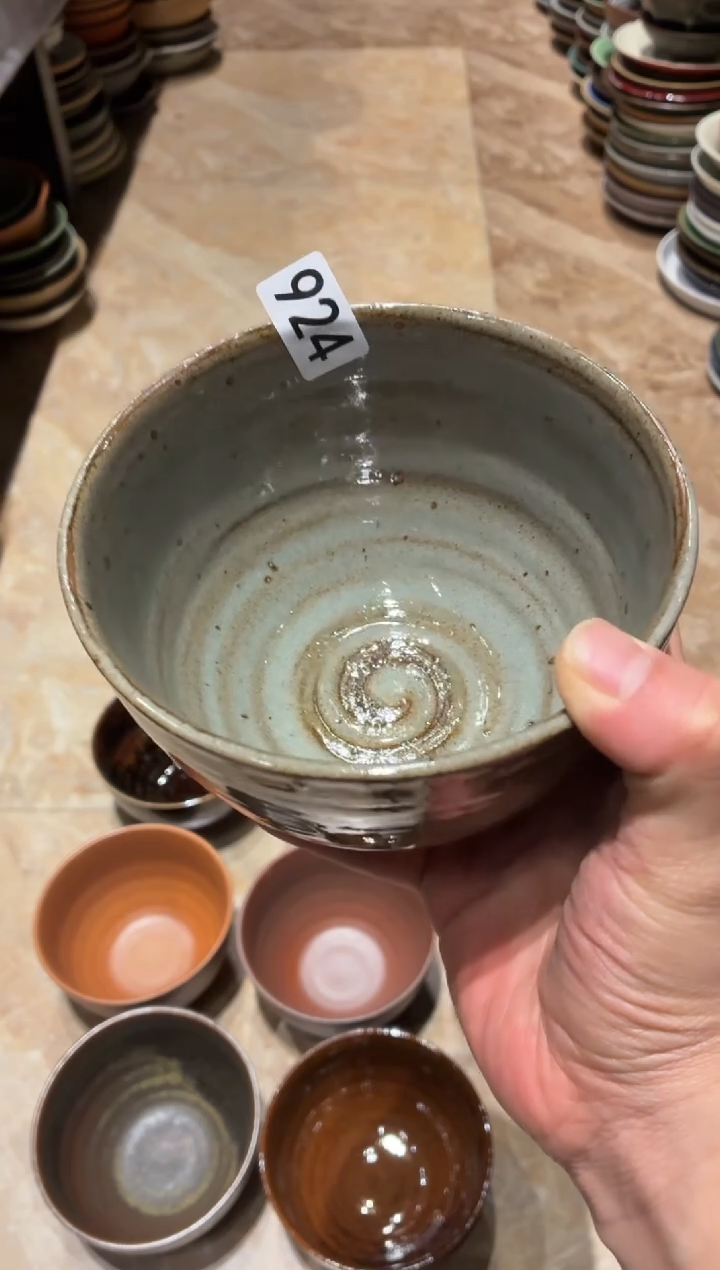 瓷片C**N924灰色长相思1个