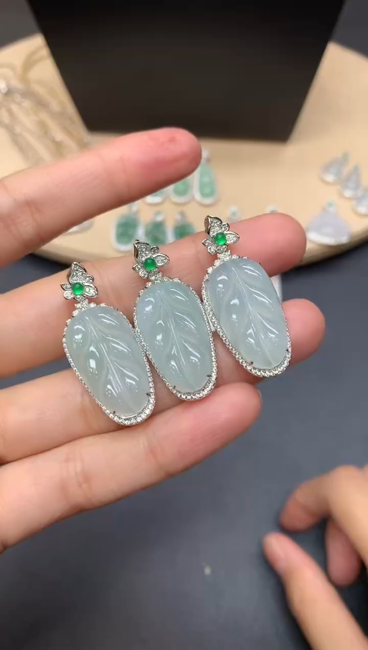 【闪购商品】翡翠吊坠(不含链)银S925镶嵌叶子【多样性发其一】