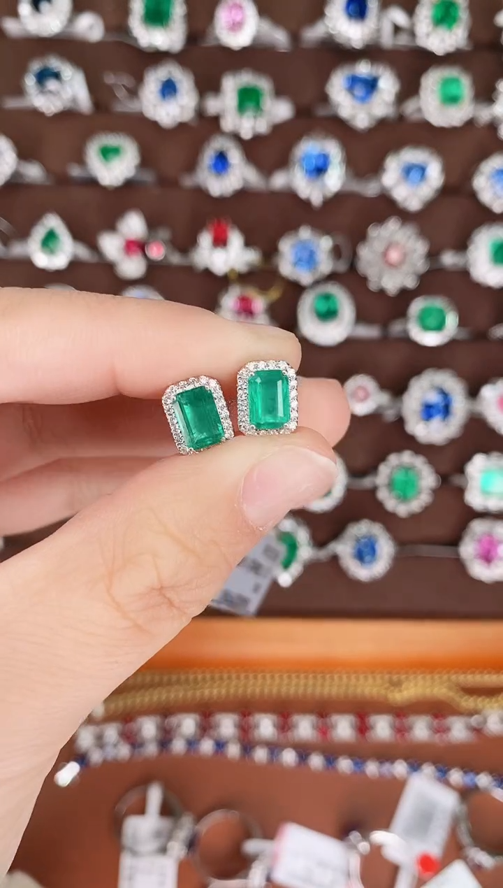 【闪购商品】祖母绿18K金耳饰18K金镶嵌1