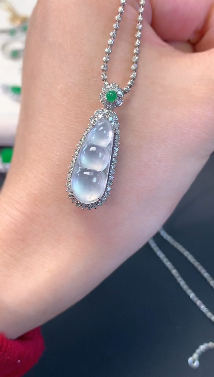 【闪购商品】翡翠吊坠(不含链)18K金镶嵌A61|8800