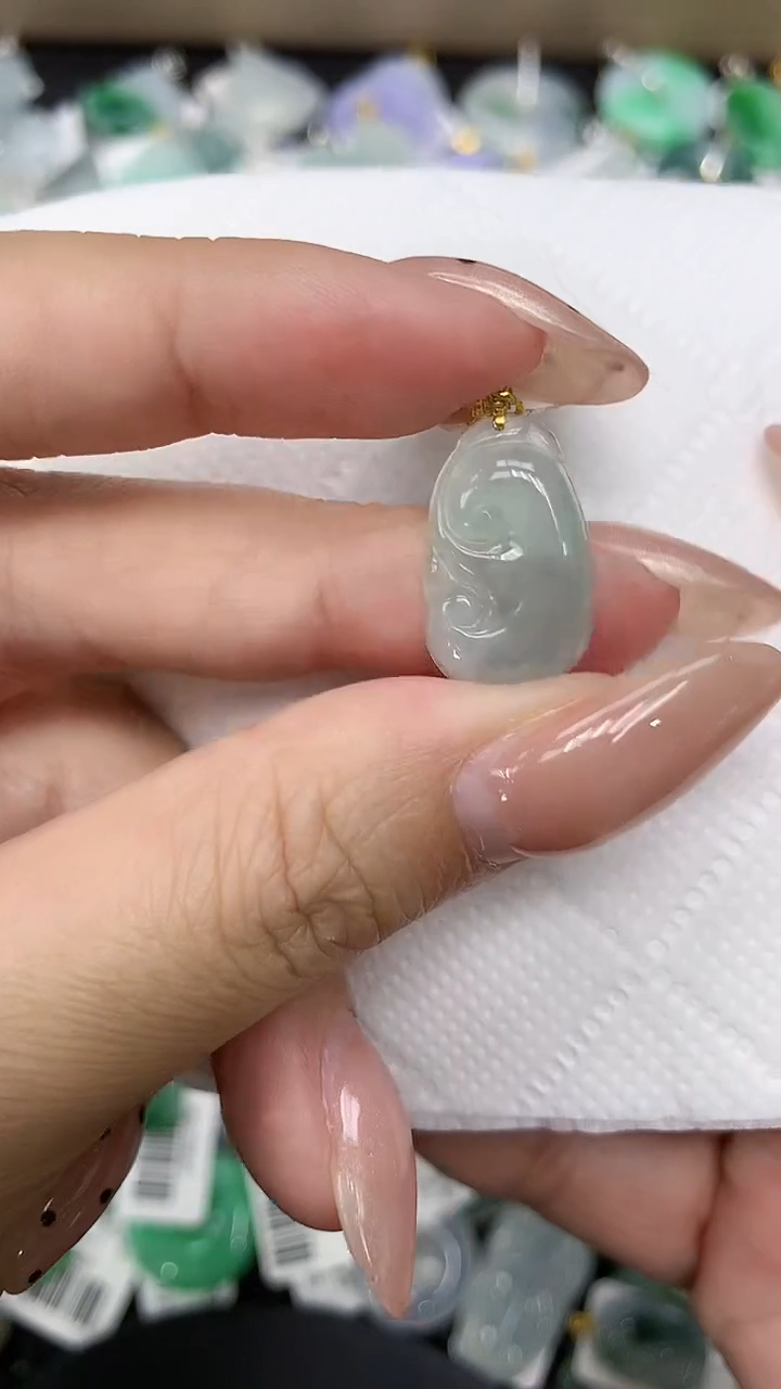 颈饰18K金镶嵌翡翠 11111111111111111