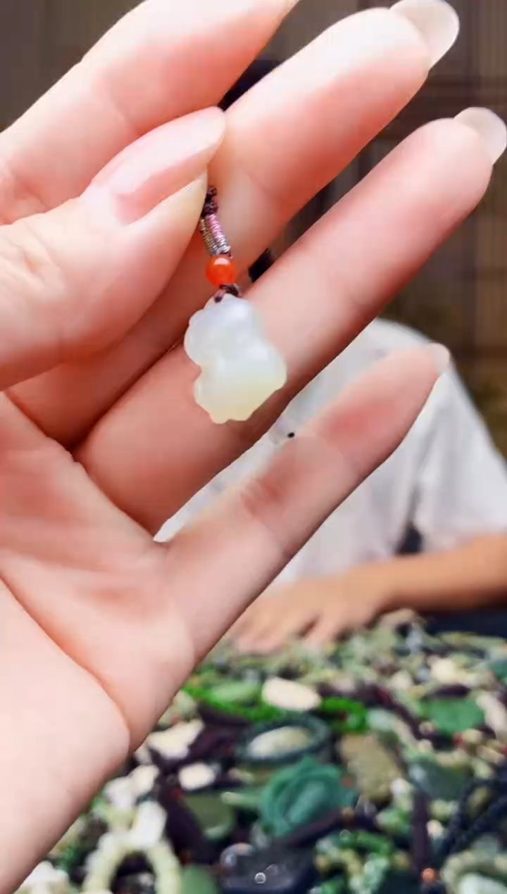 颈饰未镶嵌和田玉多样性发货，拍一发一