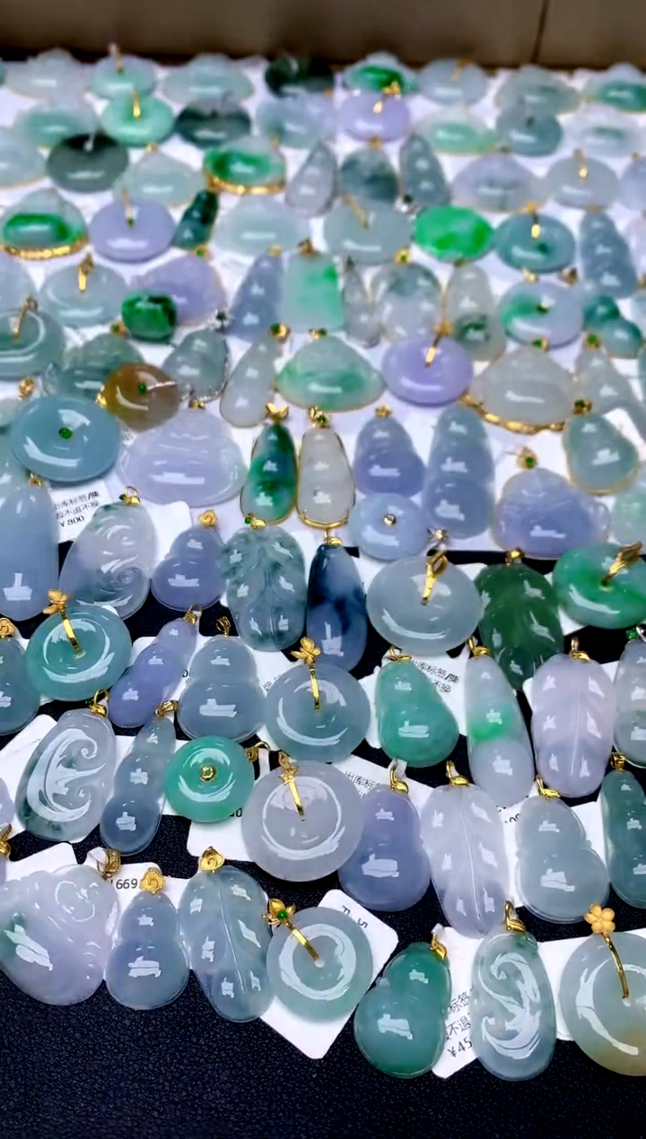 【闪购商品】翡翠颈饰18K金镶嵌天然A货翡翠