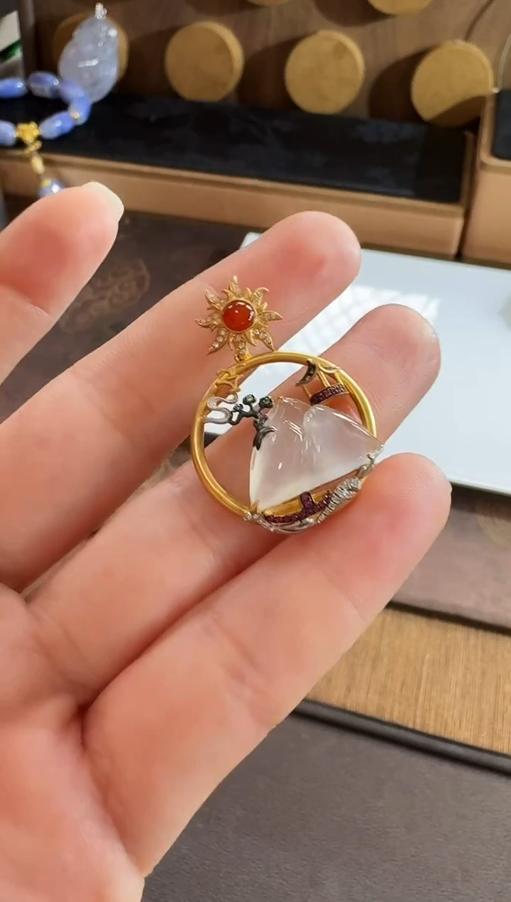 吊坠(不含链)18K金镶嵌翡翠吊坠