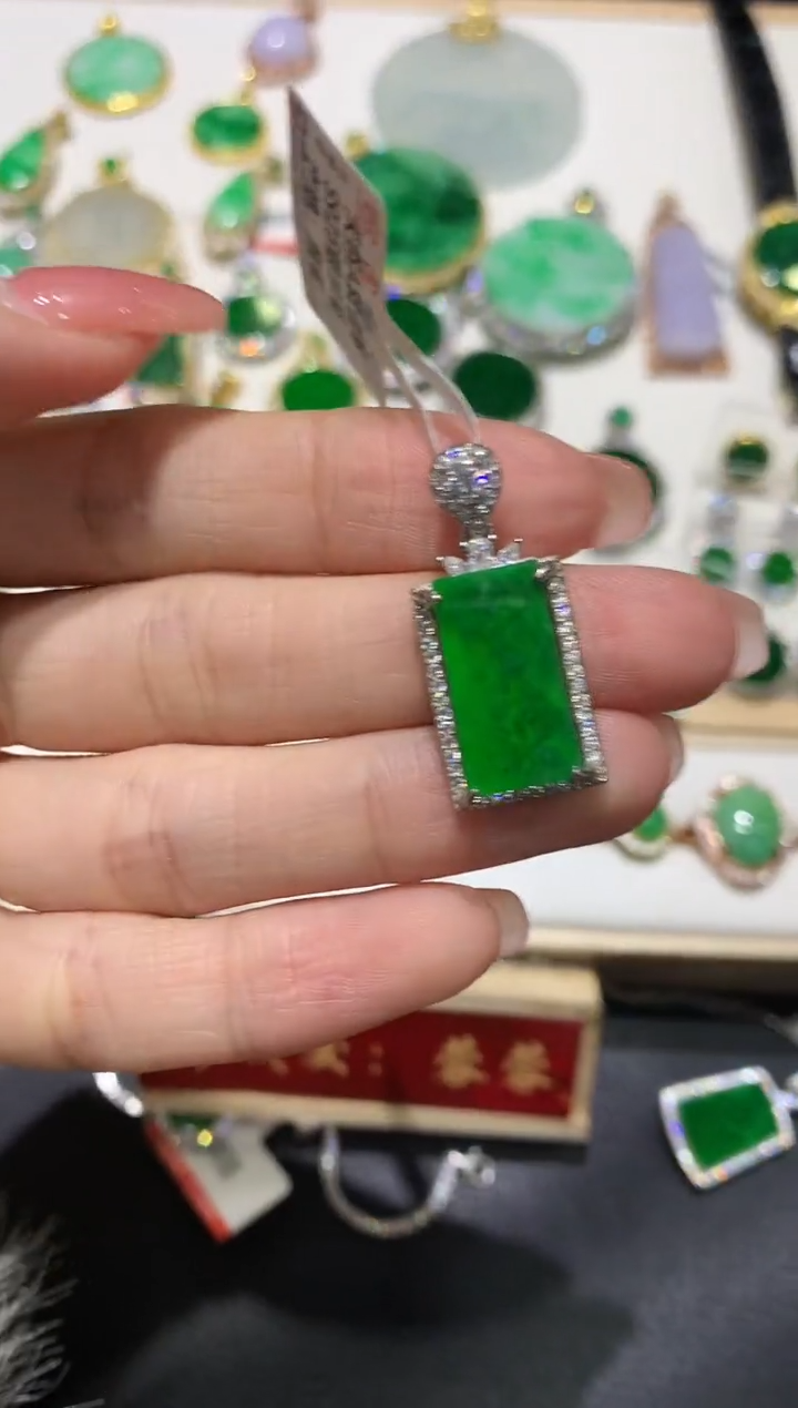 【闪购商品】翡翠吊坠(不含链)银S925镶嵌22多人多样性随机发货1件