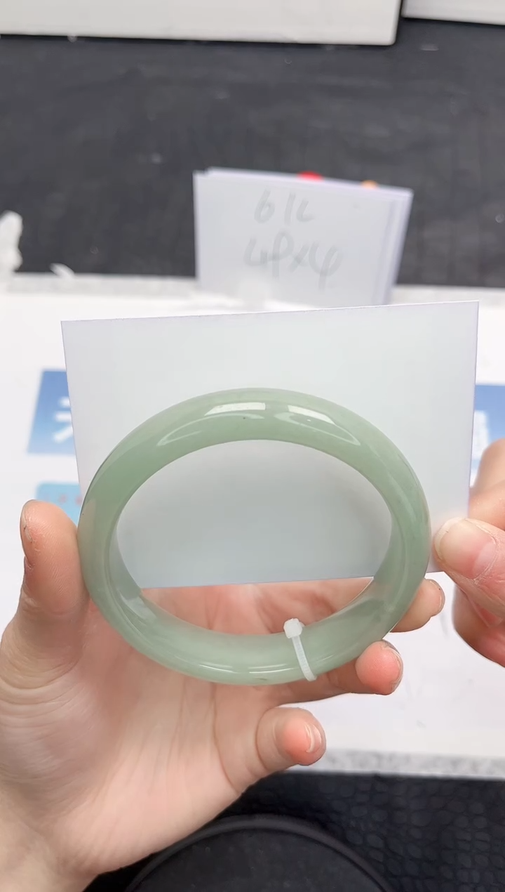 【闪购商品】石英质玉手镯未镶嵌226-