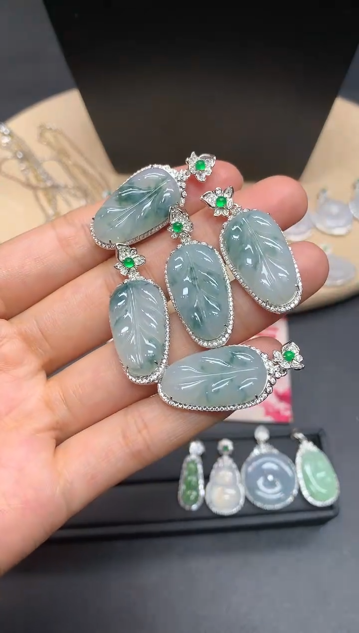 【闪购商品】翡翠吊坠(不含链)银S925镶嵌叶子【多样性发其一】