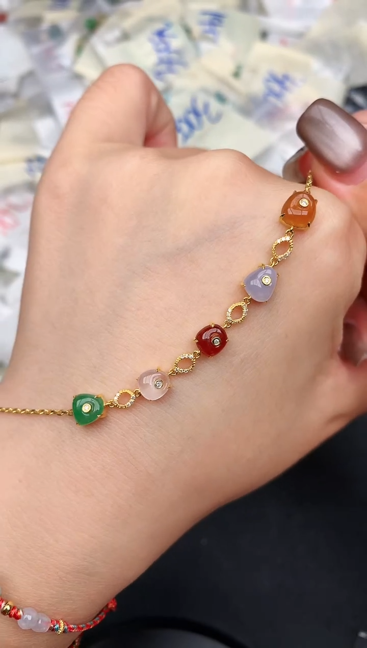 18K金镶嵌挂件翡翠—