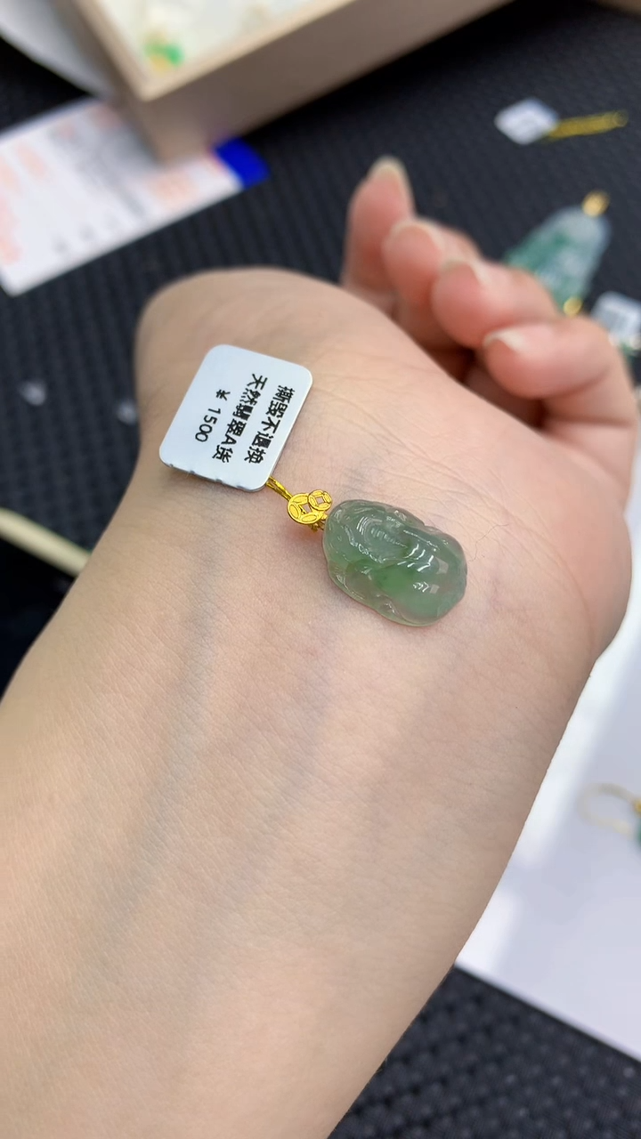 【闪购商品】翡翠颈饰18K金镶嵌            8