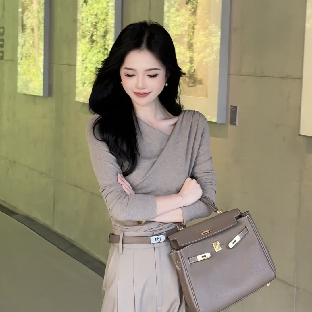 【榛果摩卡】设计感长袖T恤女2025秋冬显瘦加绒加厚打底衫上衣8744