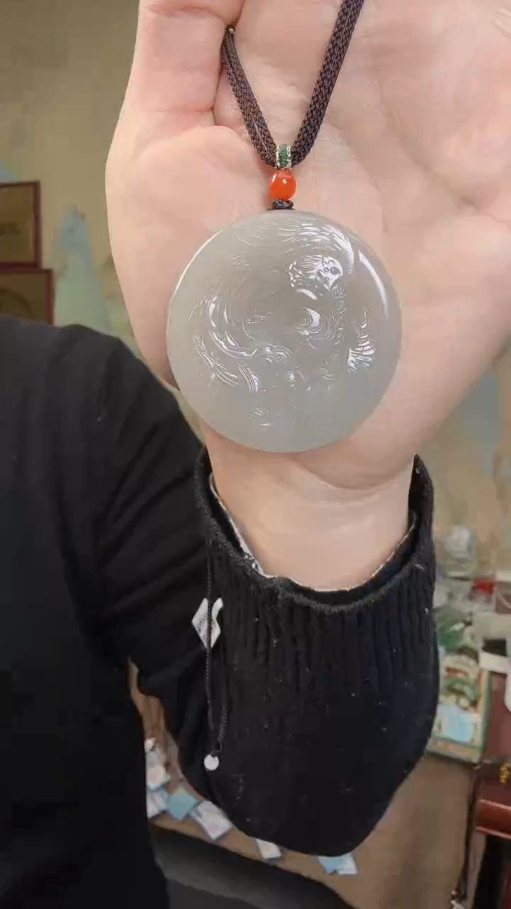 颈饰未镶嵌和田玉.