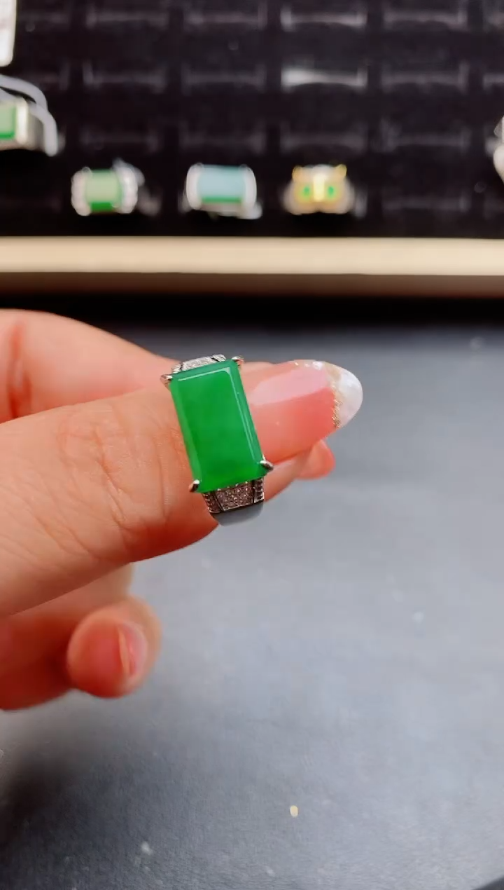 【闪购商品】翡翠戒指银S925镶嵌15212