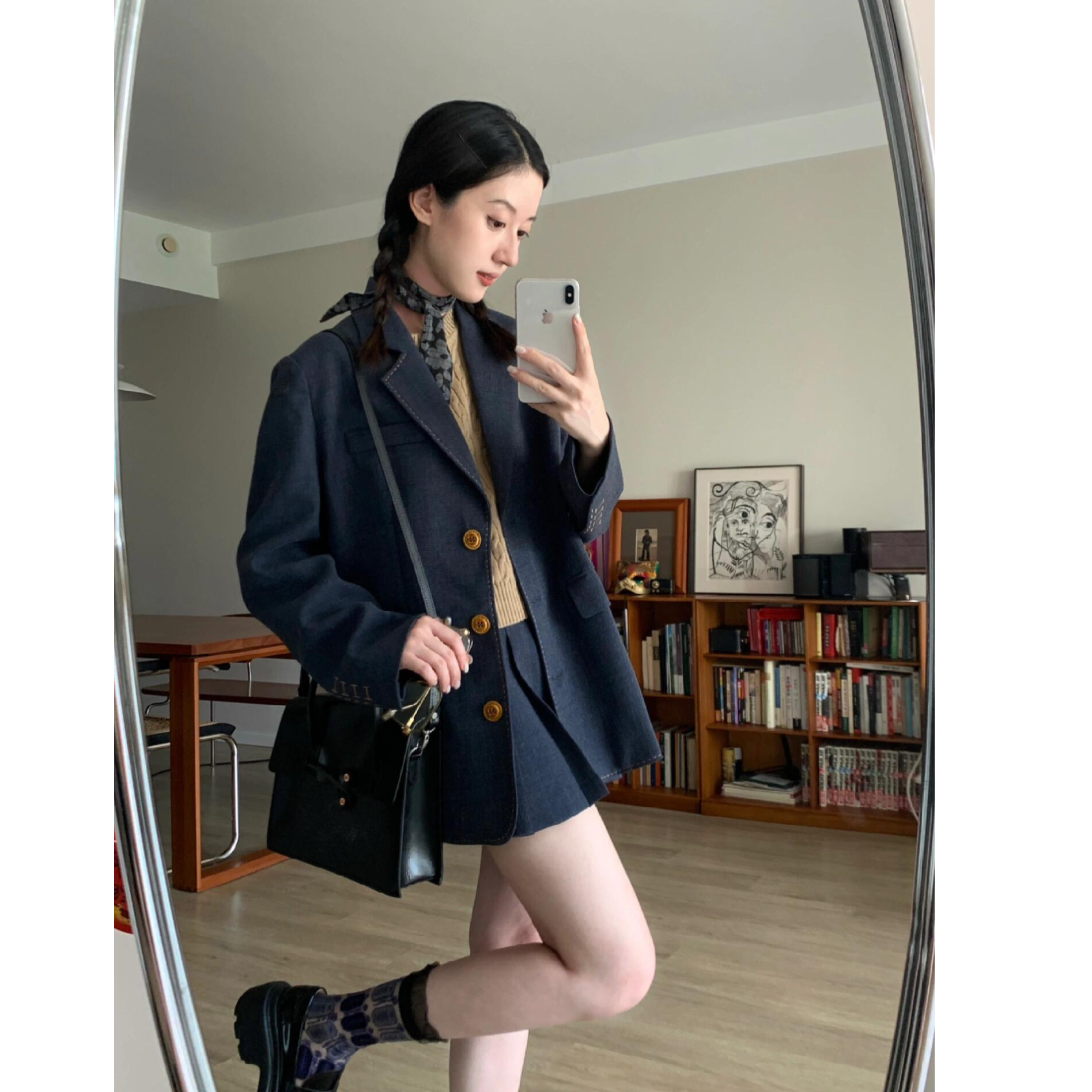 今年流行设计感小众廓形西装外套女秋冬百褶网红洋气炸街女装2500