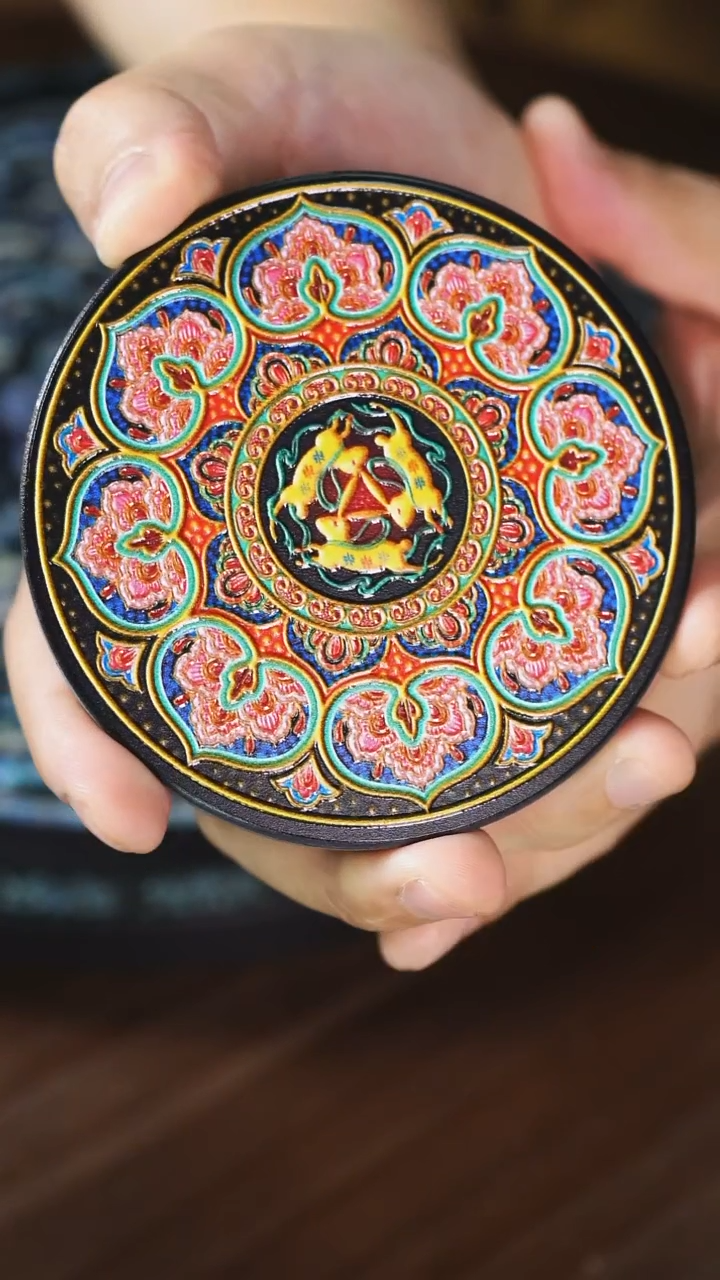 壹藏贰宝三兔杯垫一片