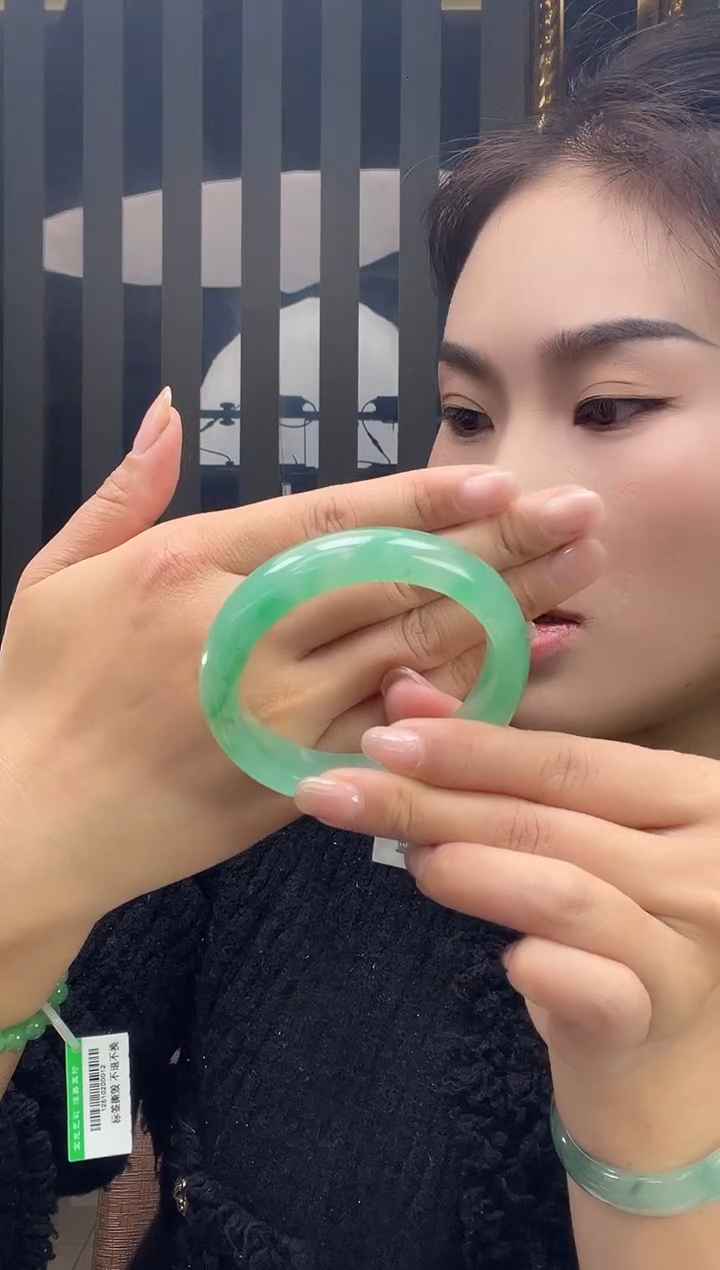 未镶嵌手镯石英质玉89