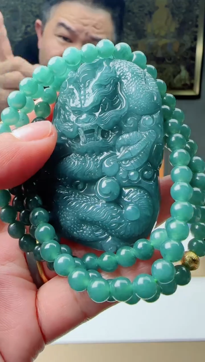 【闪购商品】翡翠颈饰未镶嵌多样性随机发其一   