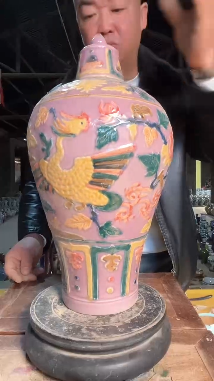 【闪购商品】瓷片64F现代工艺品一个