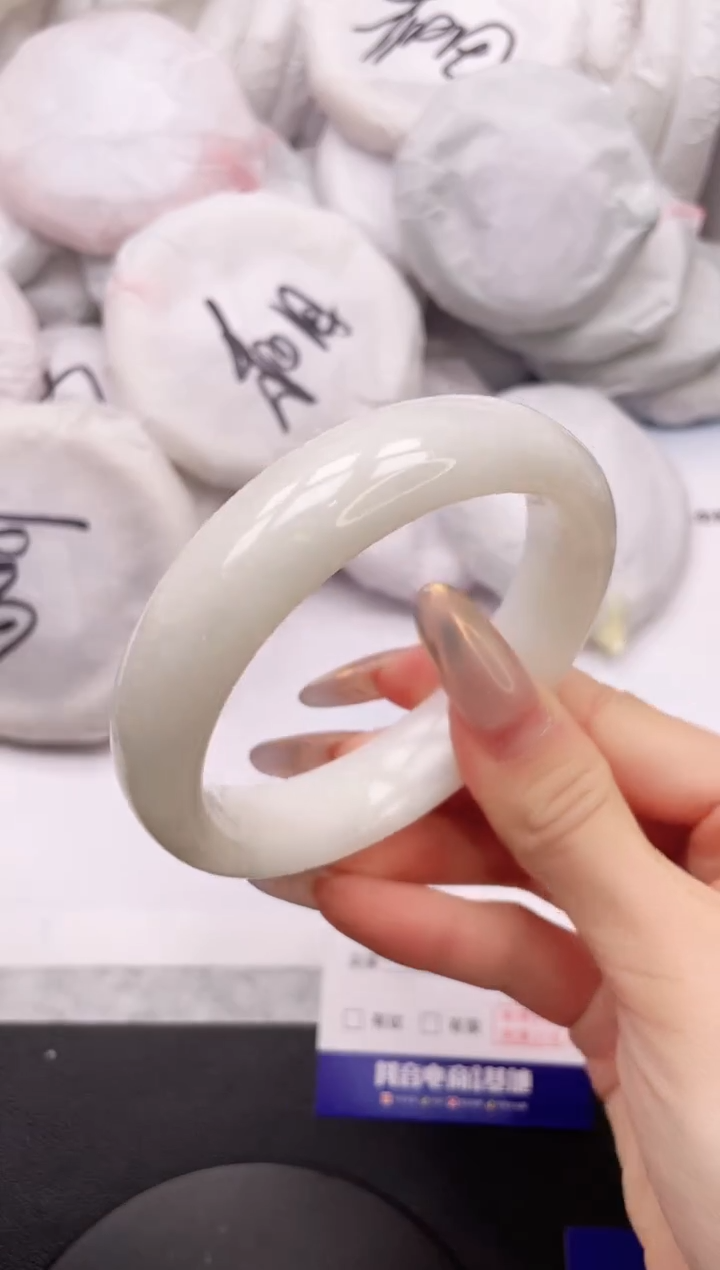 【闪购商品】和田玉手镯未镶嵌16K91-62