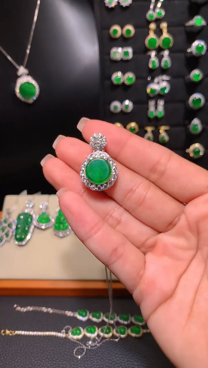 【闪购商品】翡翠颈饰银S925镶嵌吊坠