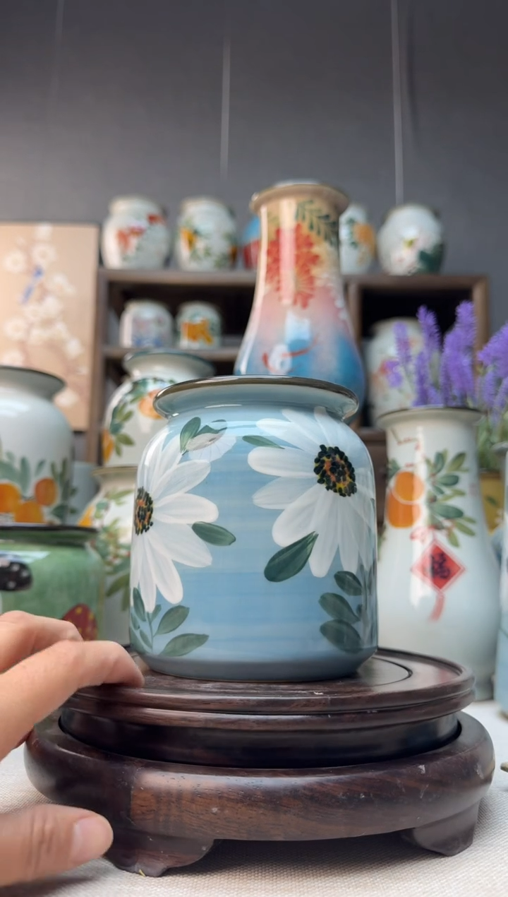 【闪购商品】瓶景德镇手绘陶瓷花瓶底部无孔高12口9左右