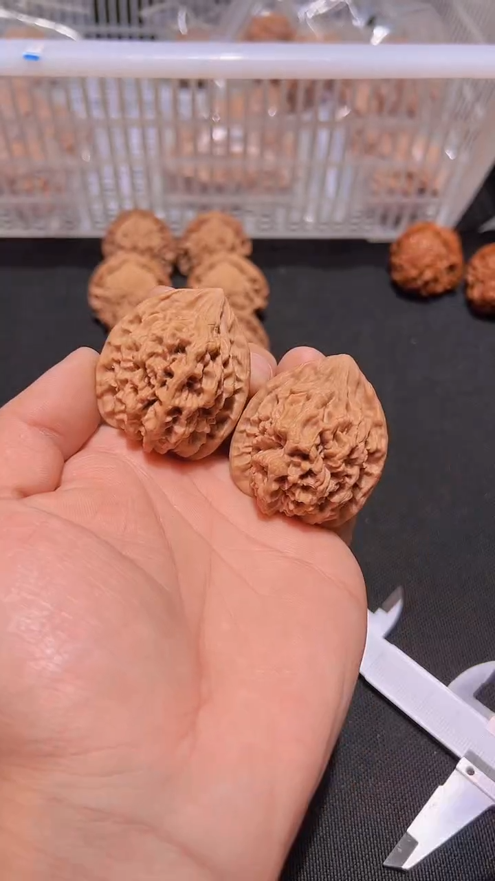 文玩核桃把件帝王官帽 40 全品