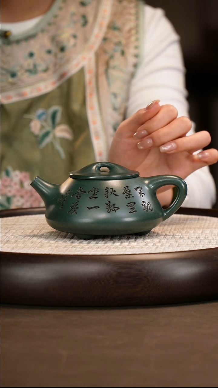 茶壶紫砂用****1 【顾顺芝】绿泥亚明石瓢    390CC