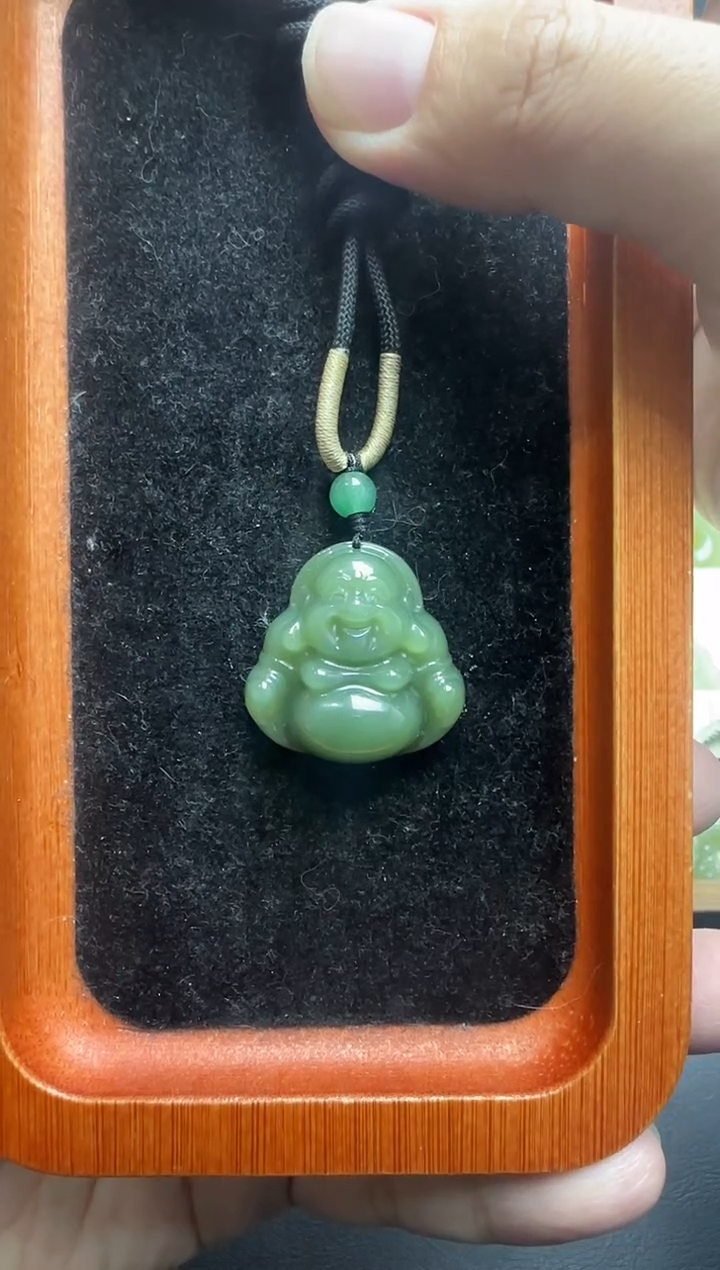 颈饰未镶嵌和田玉佛公