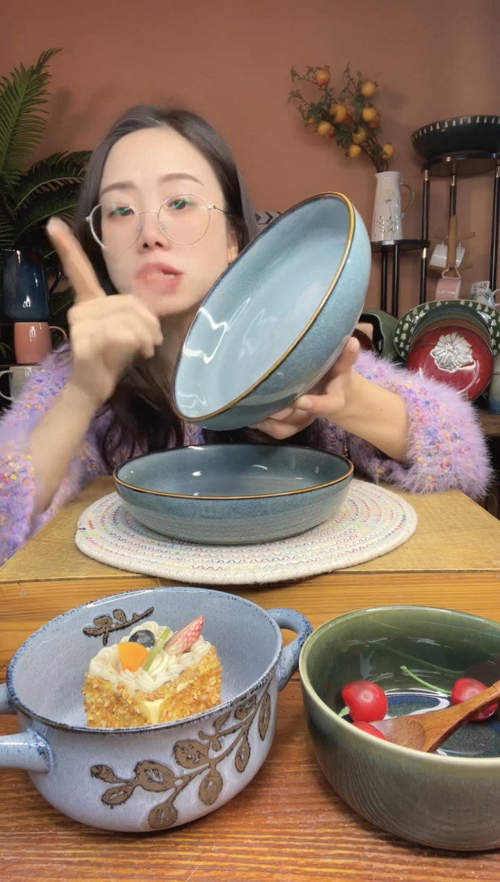 陶瓷8英寸手绘描边深盘 2件 微瑕疵