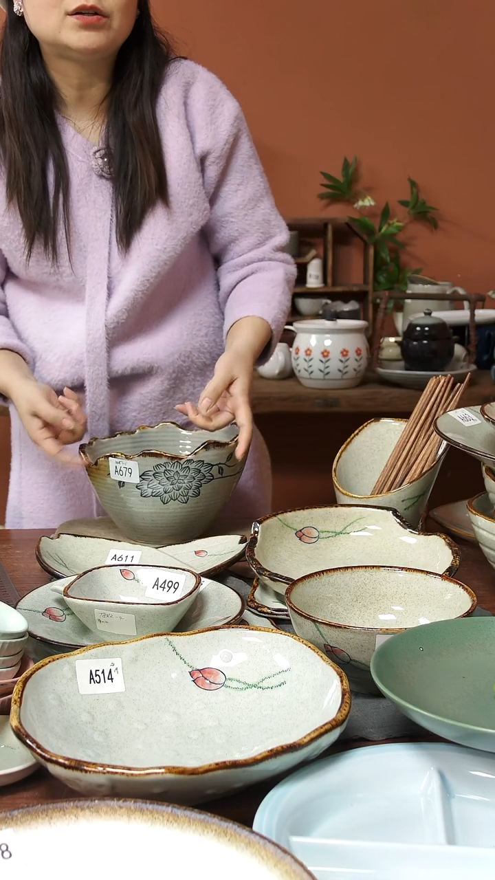 陶瓷A679 一只手绘蓝花23*14.5可能微瑕