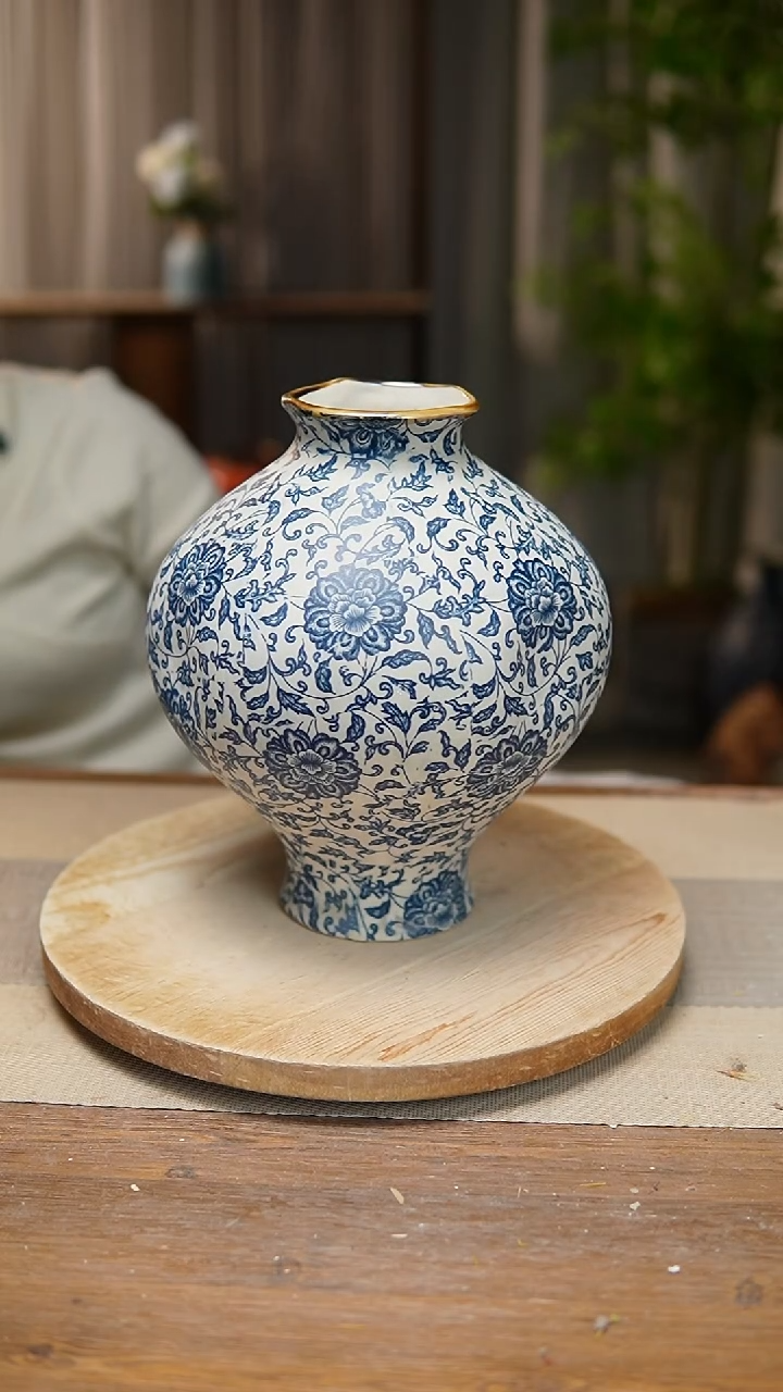 【闪购商品】陶瓷  花器青花瓷缠枝莲灯笼